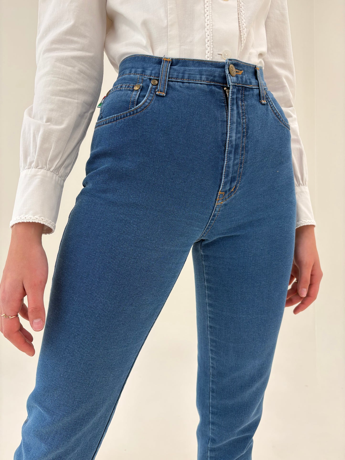 Jeans vintage Moschino cu talie ultra înaltă petite