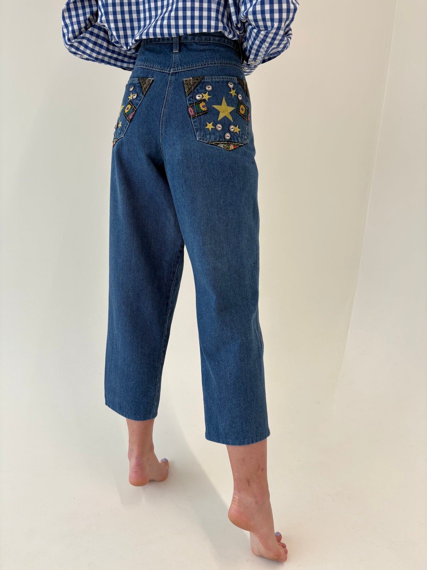Jeanși vintage mom fit cu talie ultra înaltă classic wash și broderie