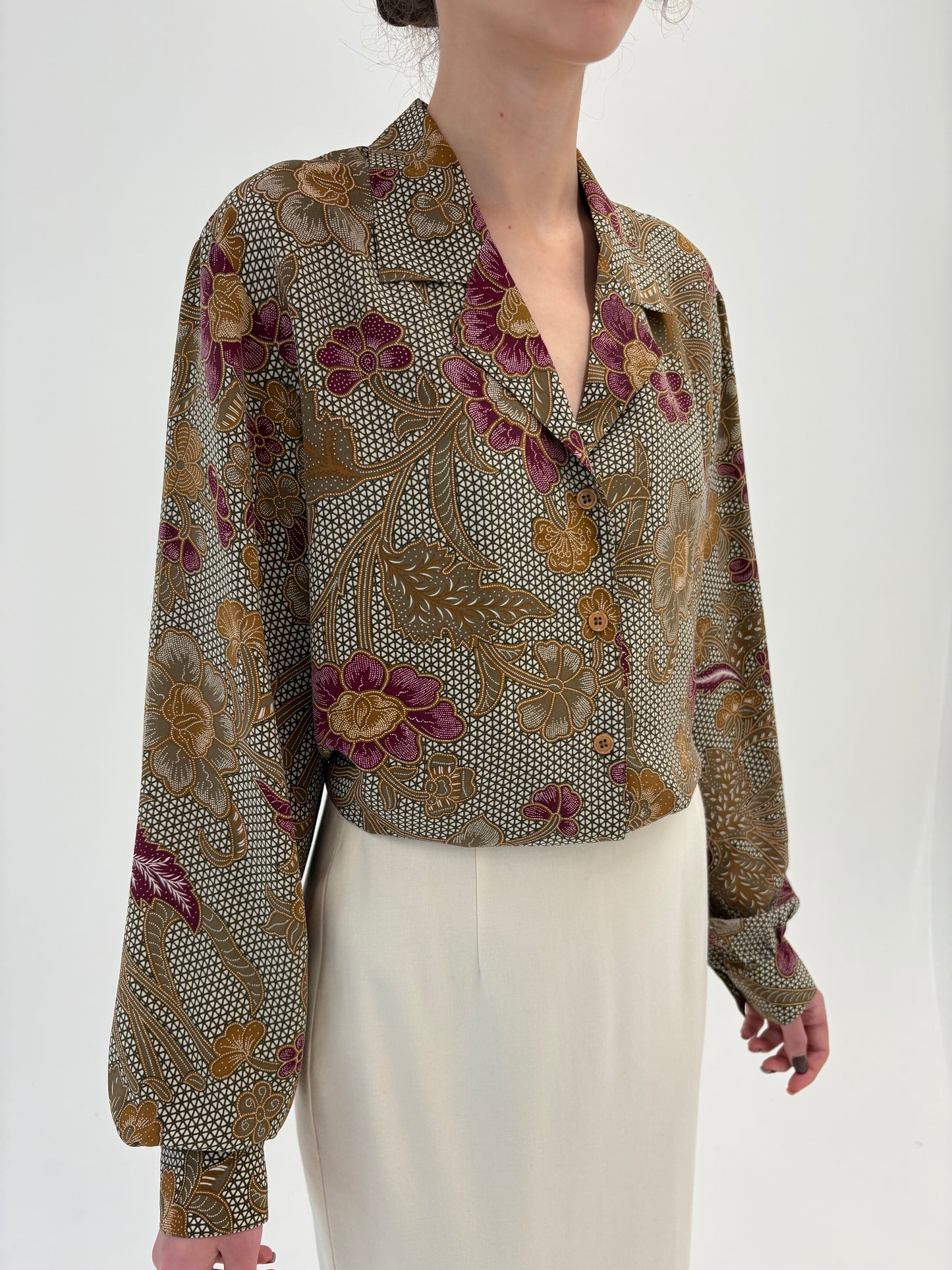 Cămașa vintage din mătase naturală cu print