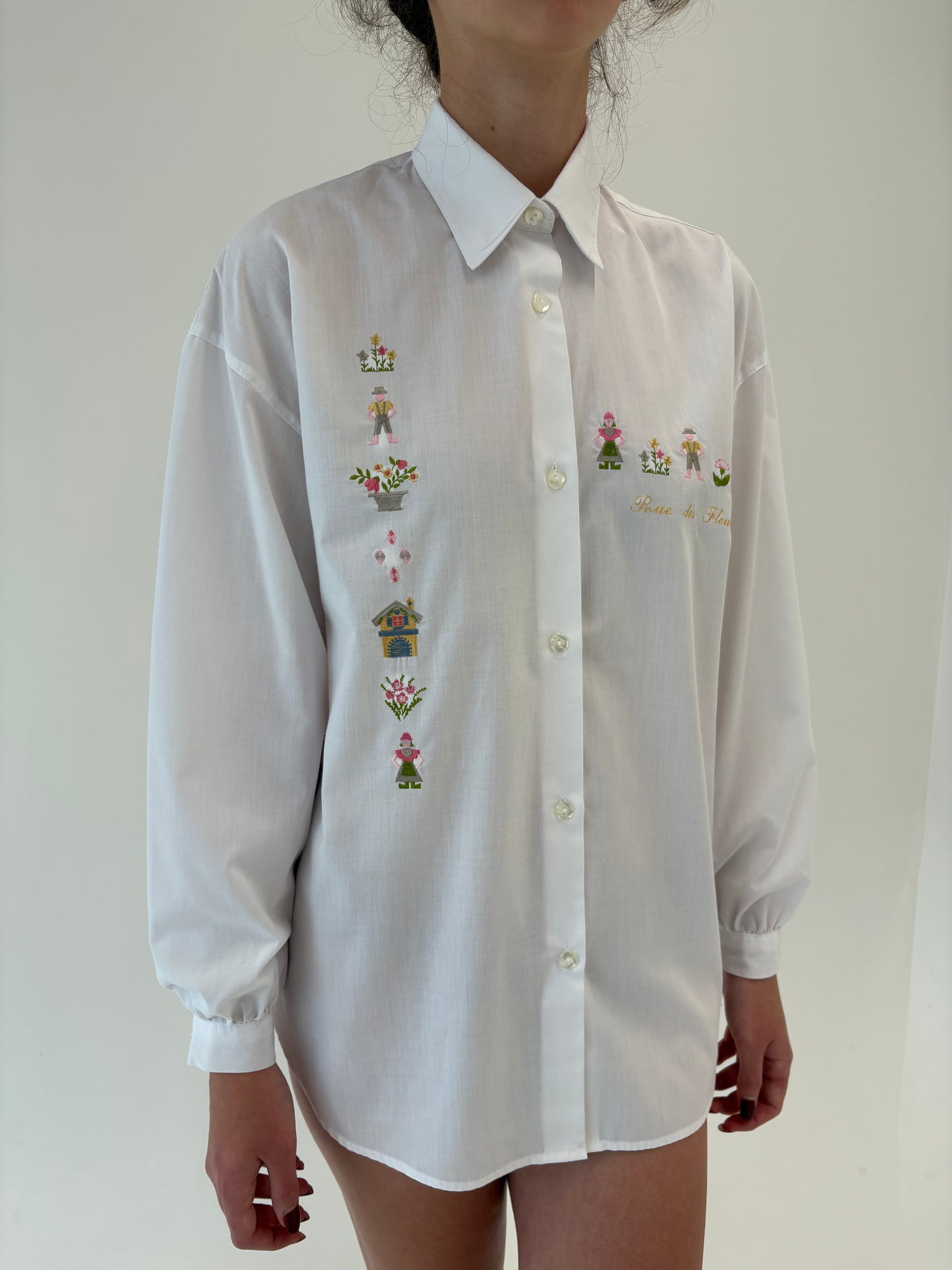 Cămașa vintage cu broderie în culori pudrate din poplin premium