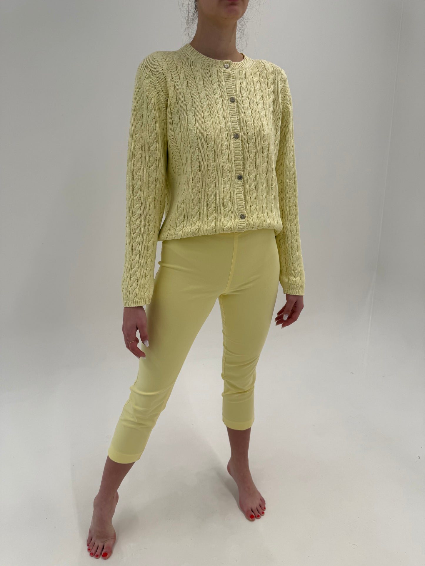 Pantaloni Lacoste butter yellow petite din bumbac premium modelator