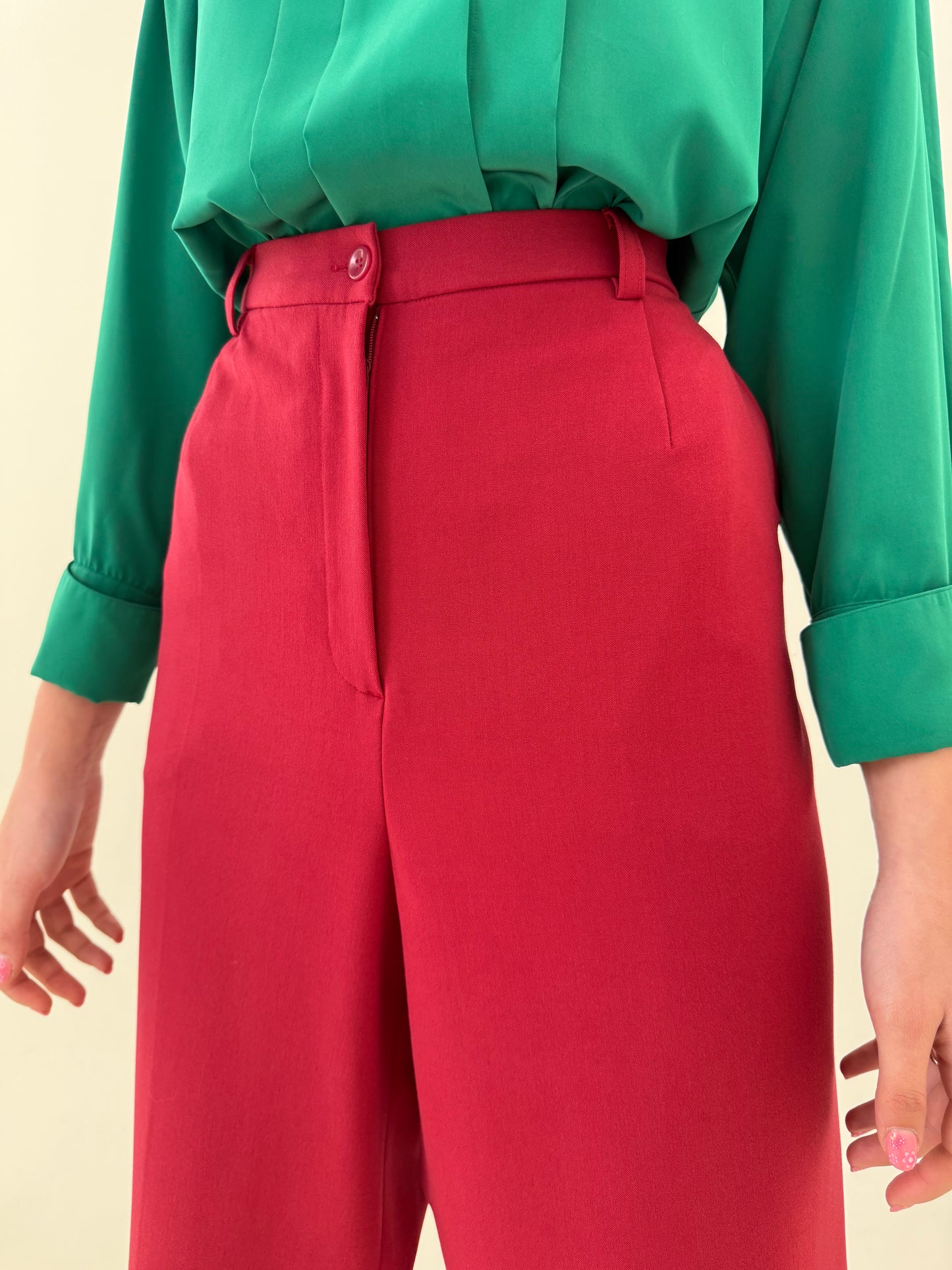 Pantaloni palazzo raspberry red din twill de vâscoza cu cădere superbă