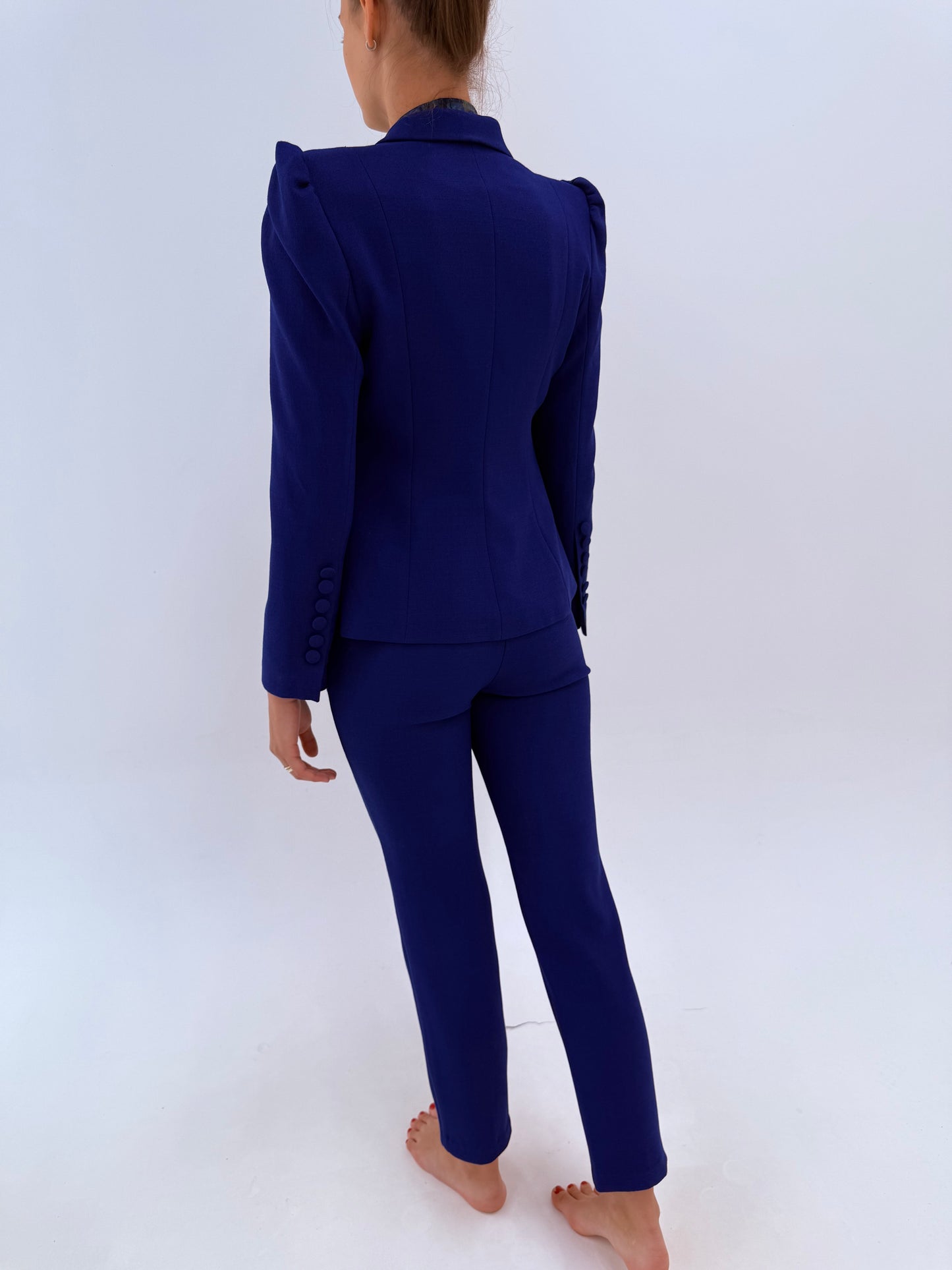 Costum albastru regal tall in croi ultra chic din material plin modelator