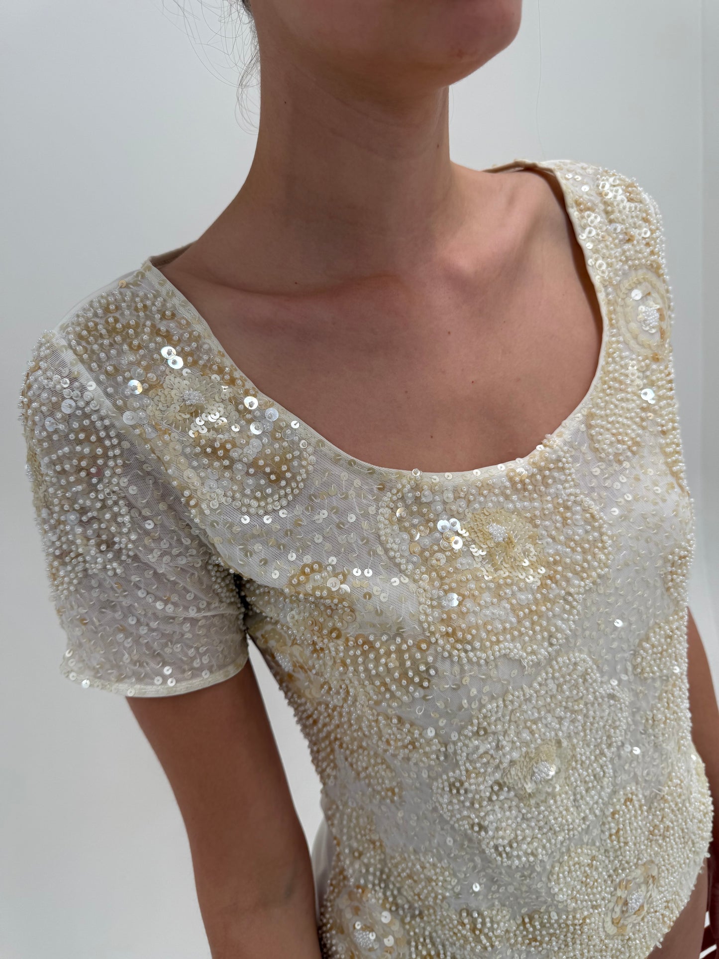 Top bijterie luxury Luisa Spagnoli cu aplicații manuale butter white și soft gold