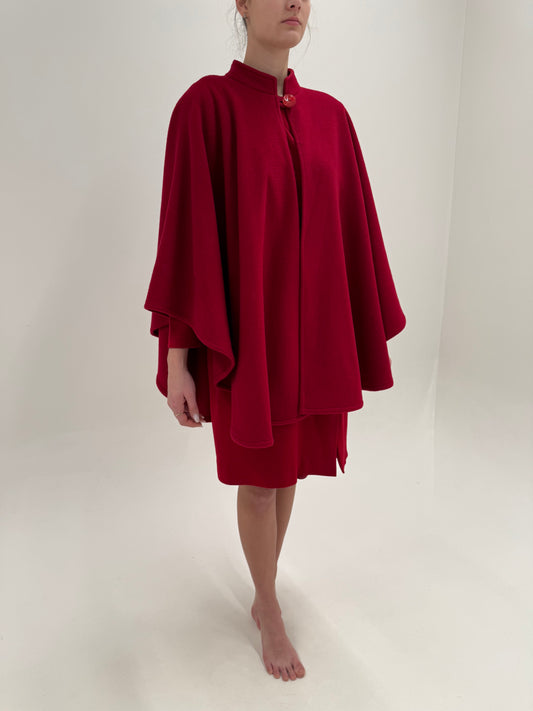 Capa vintage dark dark cherry red din lana extrafina