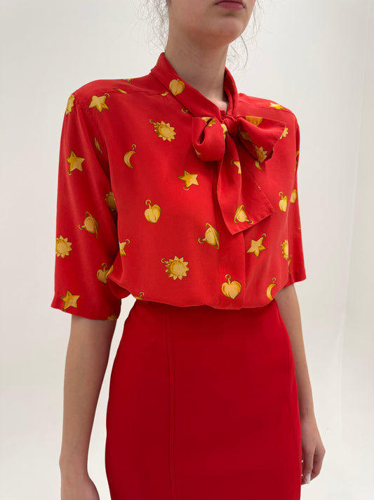 Cămașa din mătase naturală cu panglică la gât