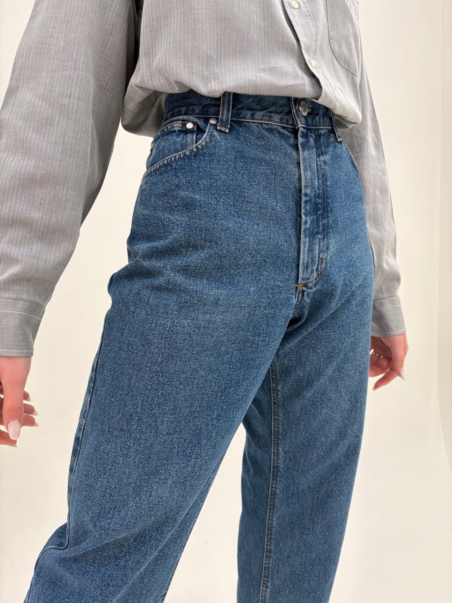 Jeans vintage Valentino clasic wash cu talie înaltă slim straight leg