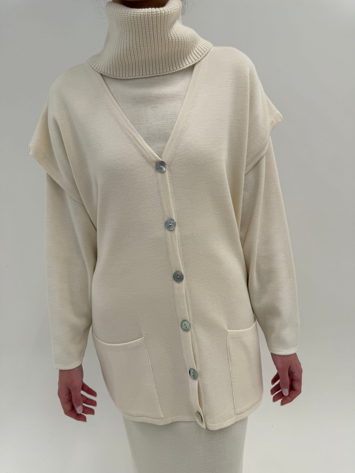 Set butter white din 3 piese de lana merino extrafina cu fustă maxi