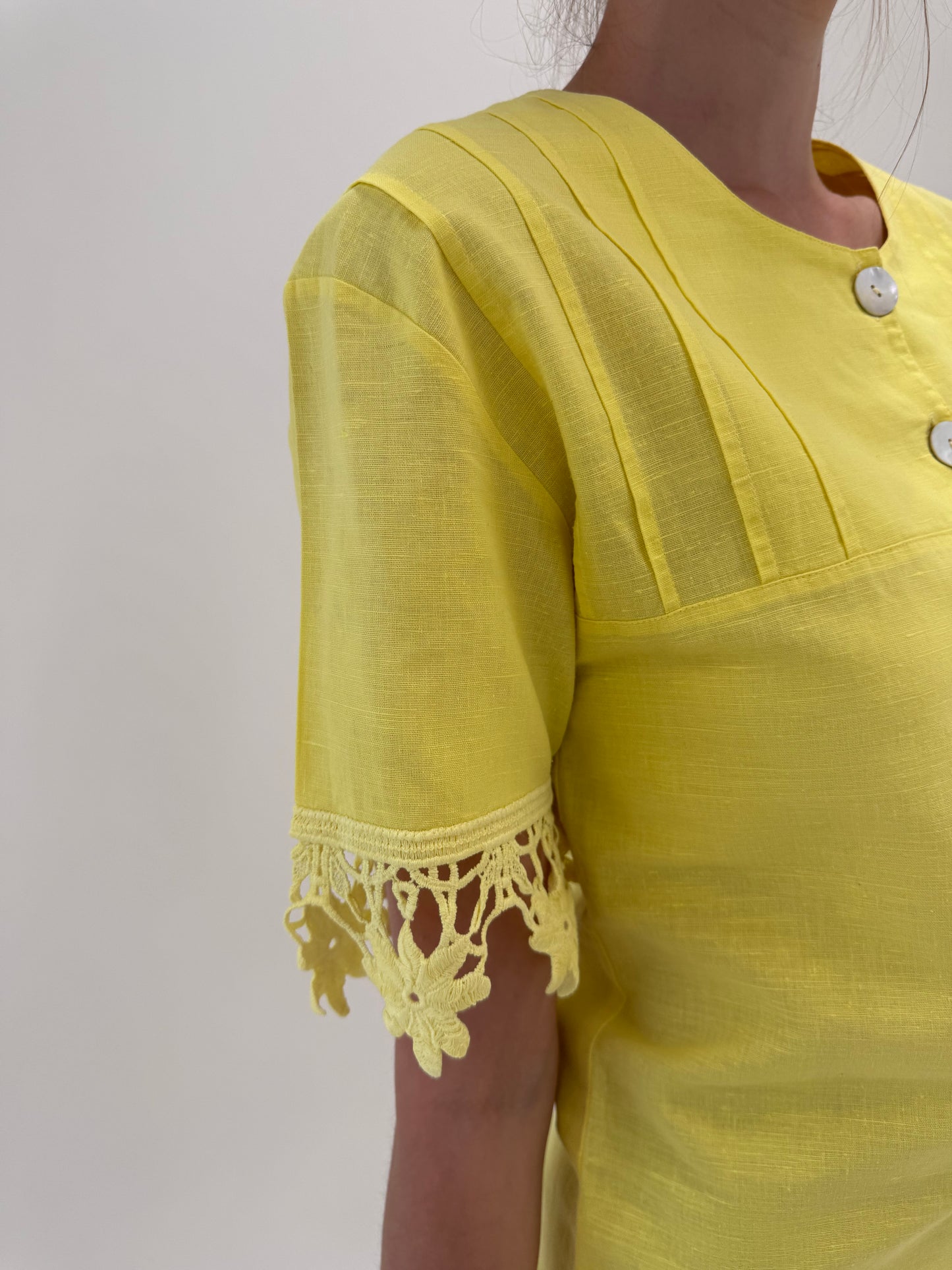 Rochie mini de plajă lemon green cu dantelă macrame din in premium