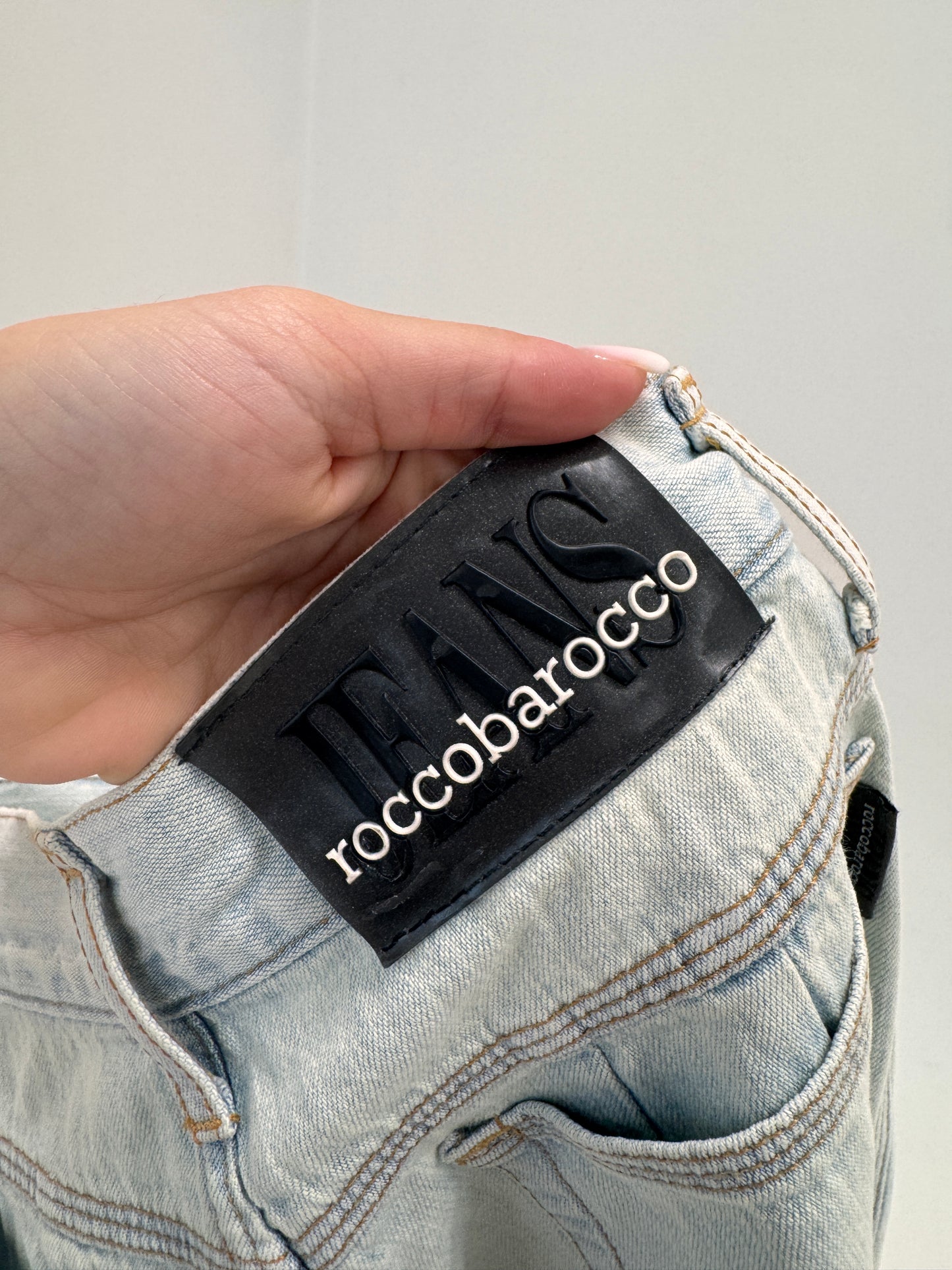 Jeans luxury Rocco Barocco de vară în croi clasic light wash cu talie înaltă