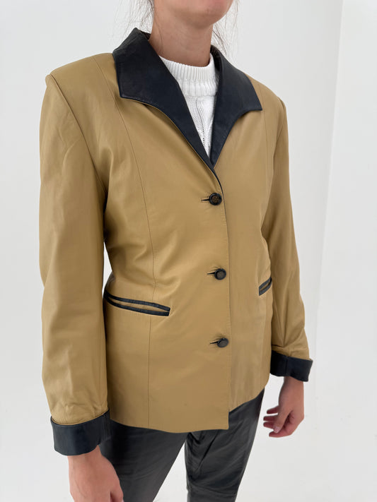 Sacou camel cambrat din piele naturală extra moale