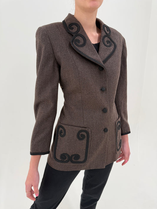 Sacou Fendi cambrat cu aplicații 3D taupe brown