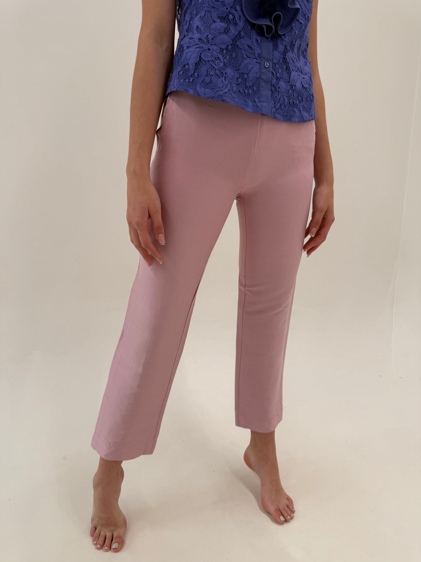 Pantaloni petite din mătase naturală plină ușor structurată powder pink