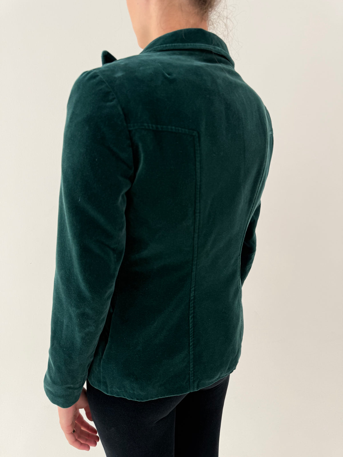 Sacou old vintage anii 70 din catifea emerald green cu revere late ușor cambrat