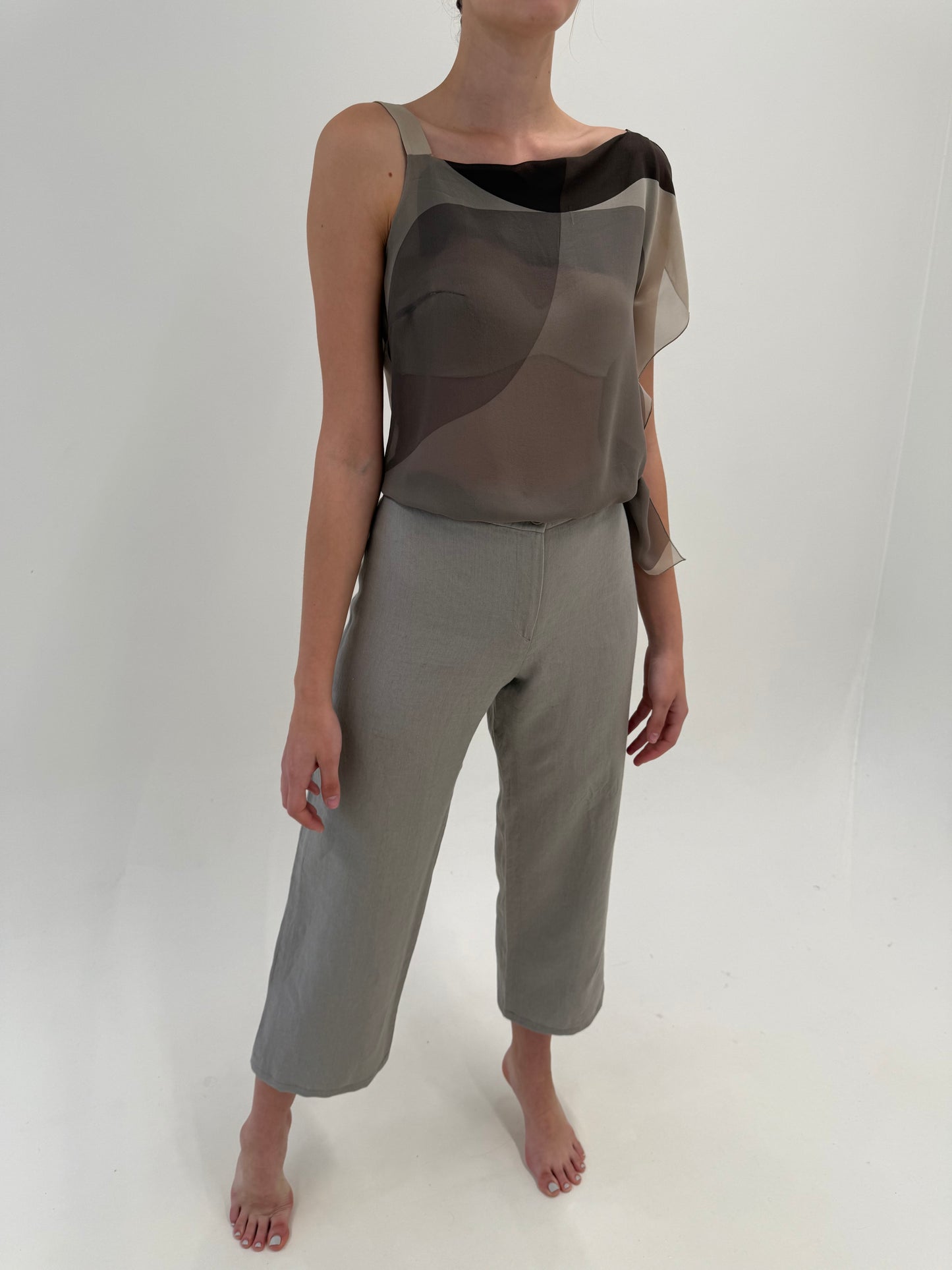 Pantaloni ultra luxury Armani palazzo petite warm gray din in excepțional
