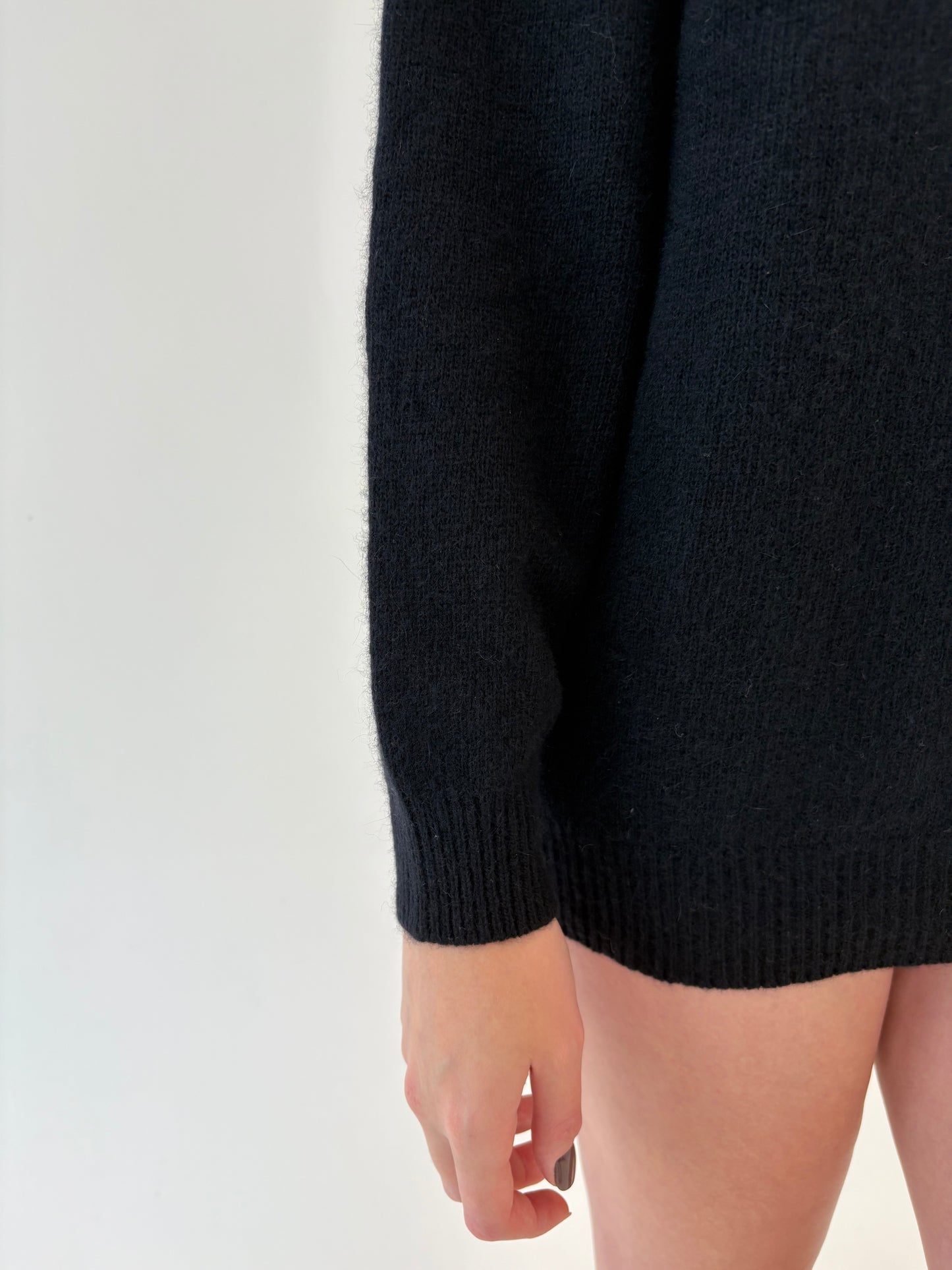 Pulover italian din lana extrafina de gramaj mare cu aplicații multiple de perle