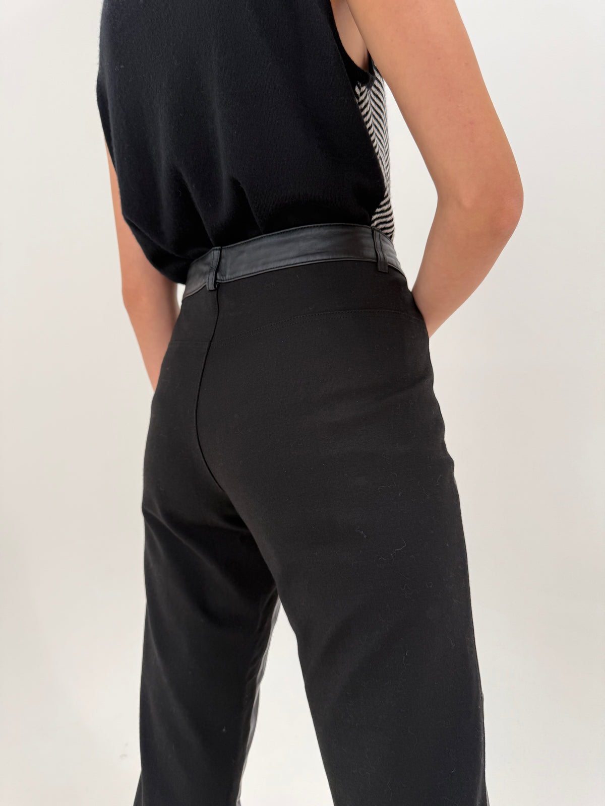 Pantaloni din piele naturală modelatori în croi clasic tall