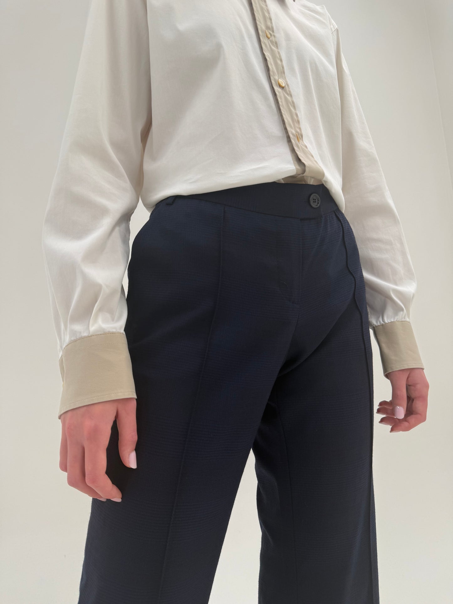 Costum Moschino în croi super actual din lana extrafina cu pantaloni palazzo