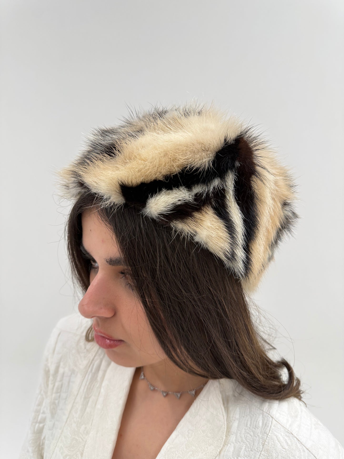 Pillbox hat super în trend din blana naturală de vulpe