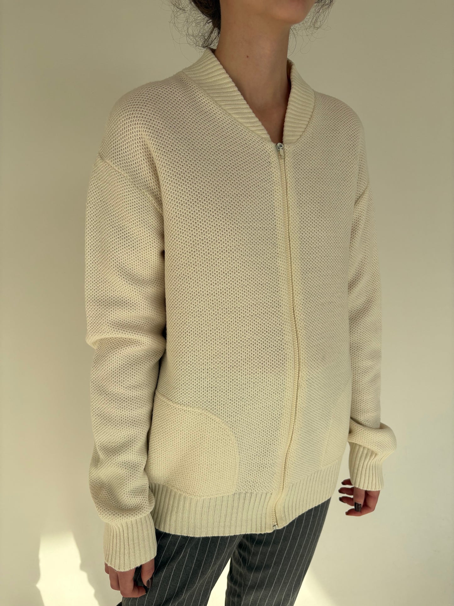 Jacheta tall butter white din lana merino extrafina de gramaj mare