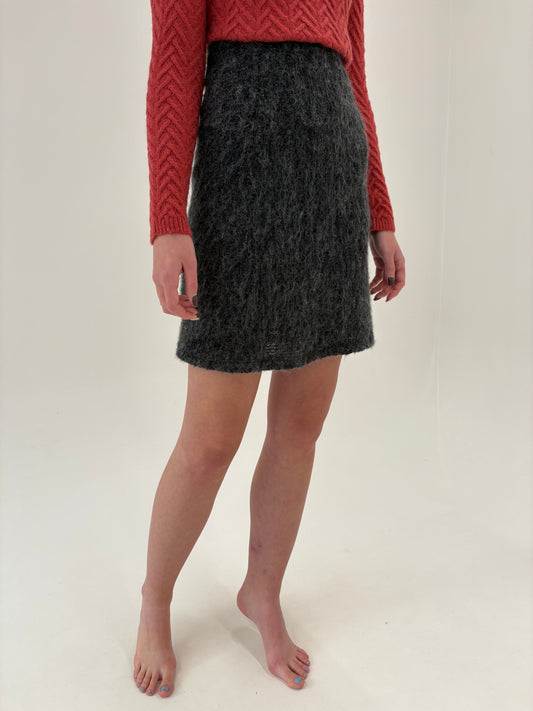 Fustă din trvoit plin din baby mohair cu inserții curcubeu