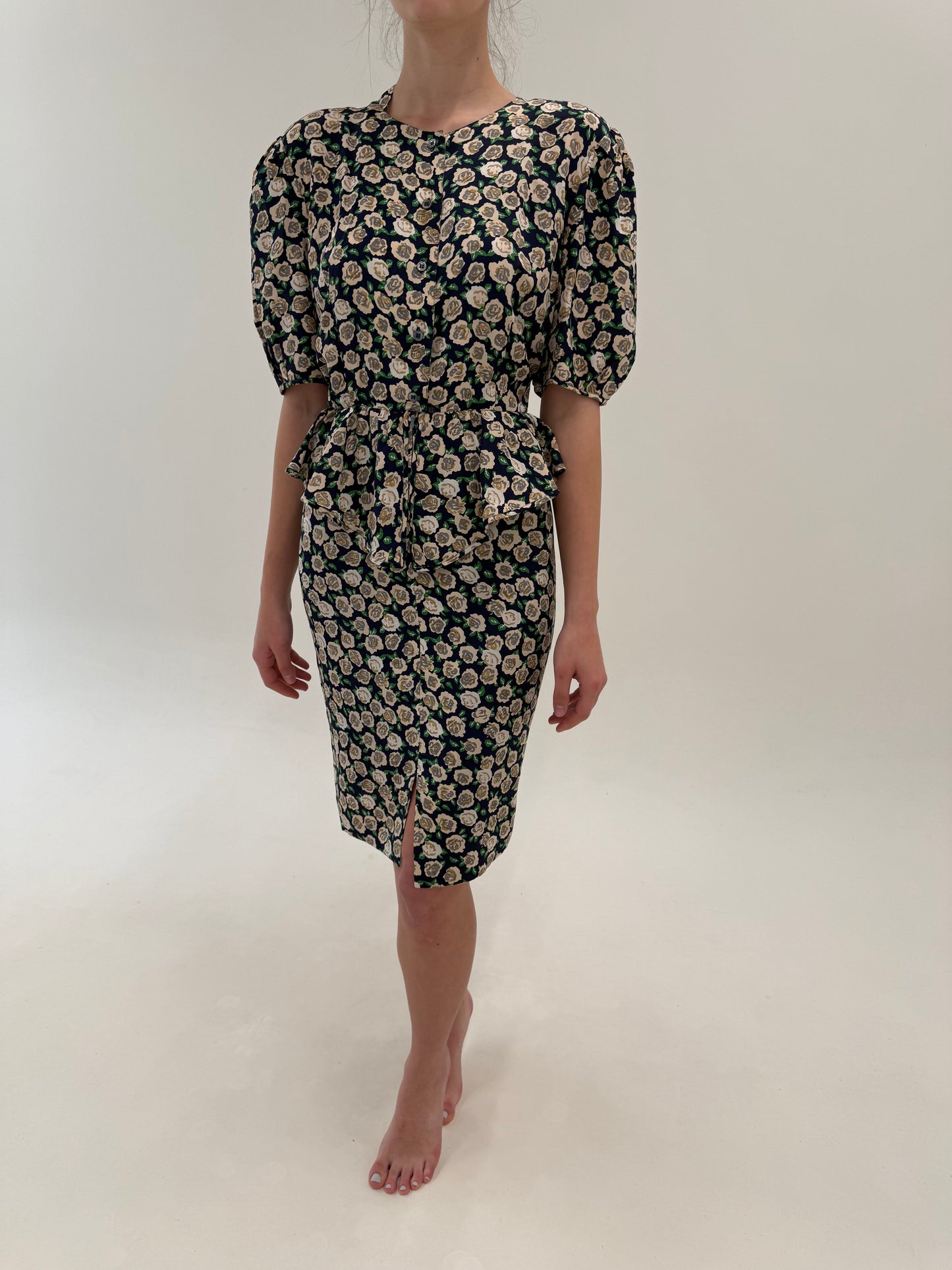 Rochie italiană din mătase naturală cu talie ultra marcată elastică și peplum
