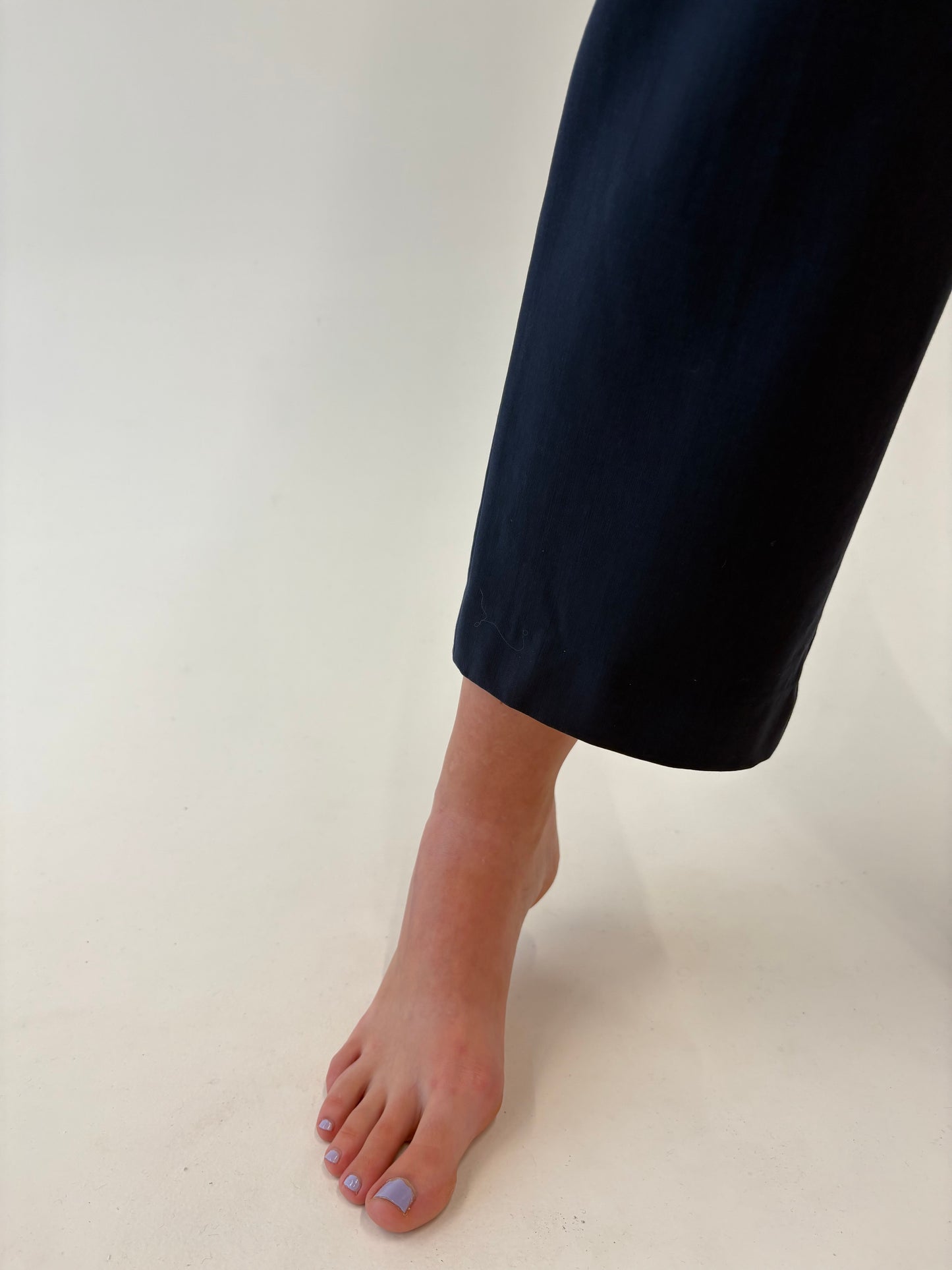 Pantaloni din lana pura extrafina virgină certificată cu pense