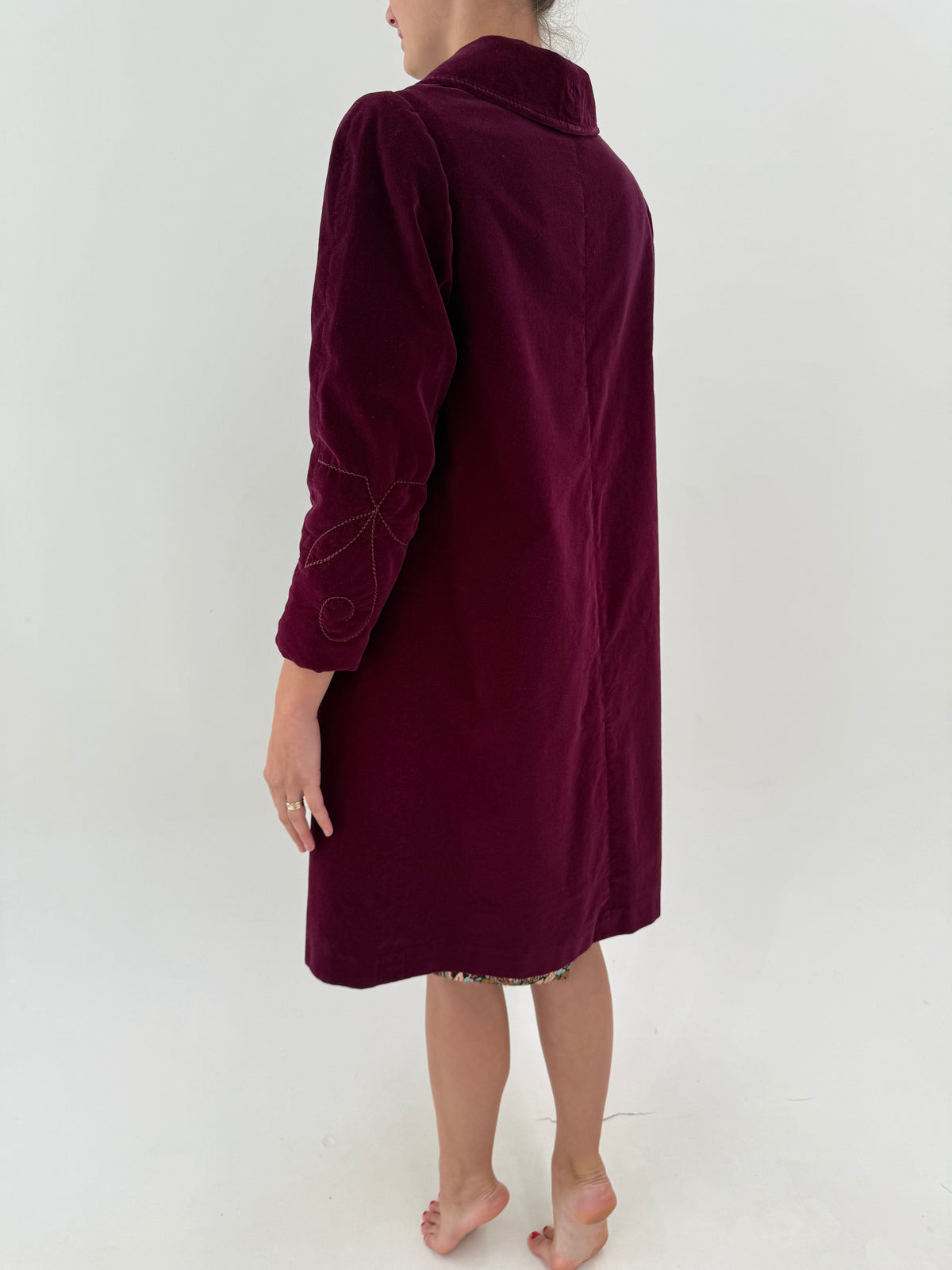 Mantou old vintage anii 60 burgundy din catifea în stil Jackie Keneddy