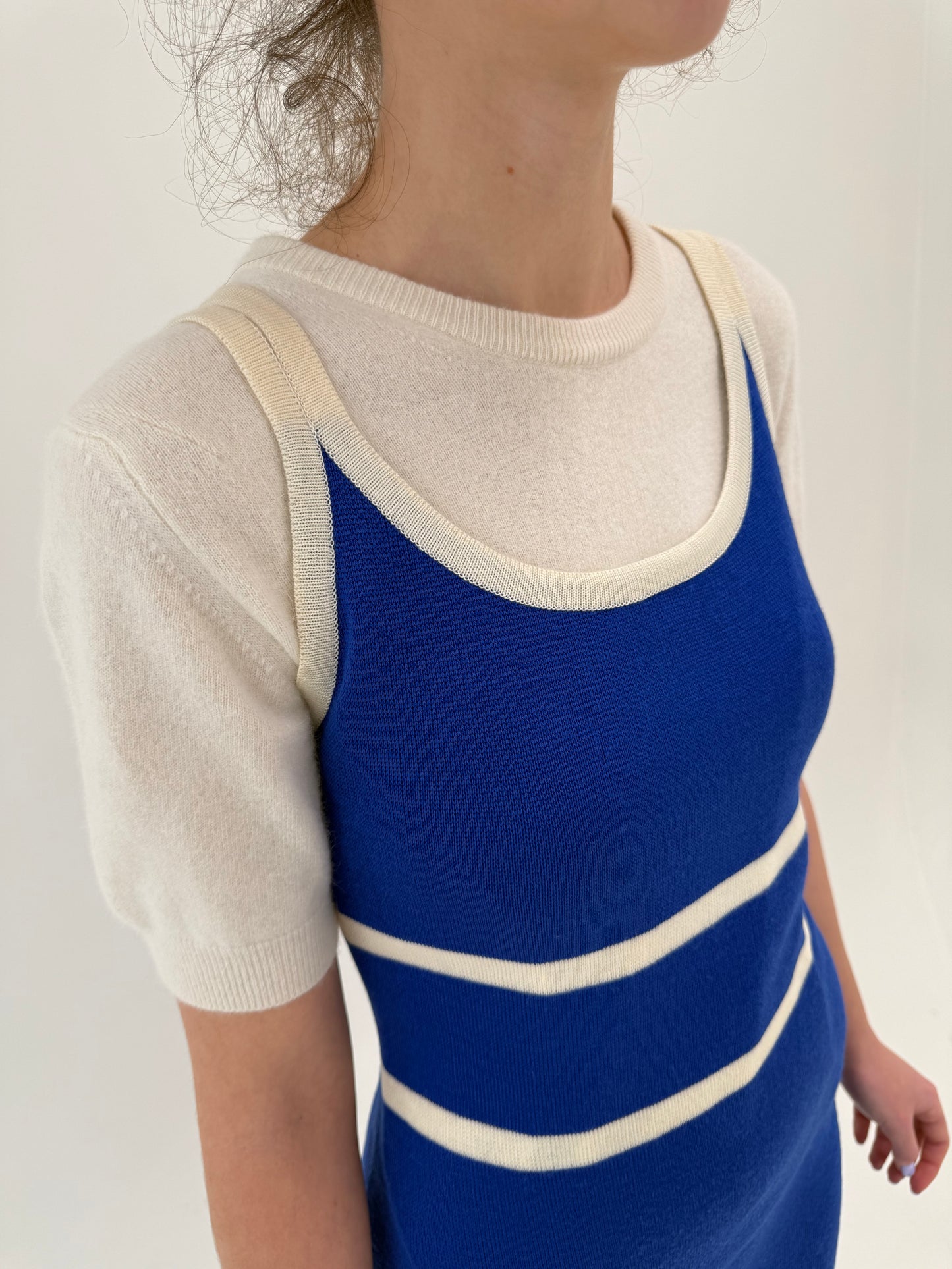 Rochie maxi din tricot de lana extrafina indigo blue cu talie marcată vizual