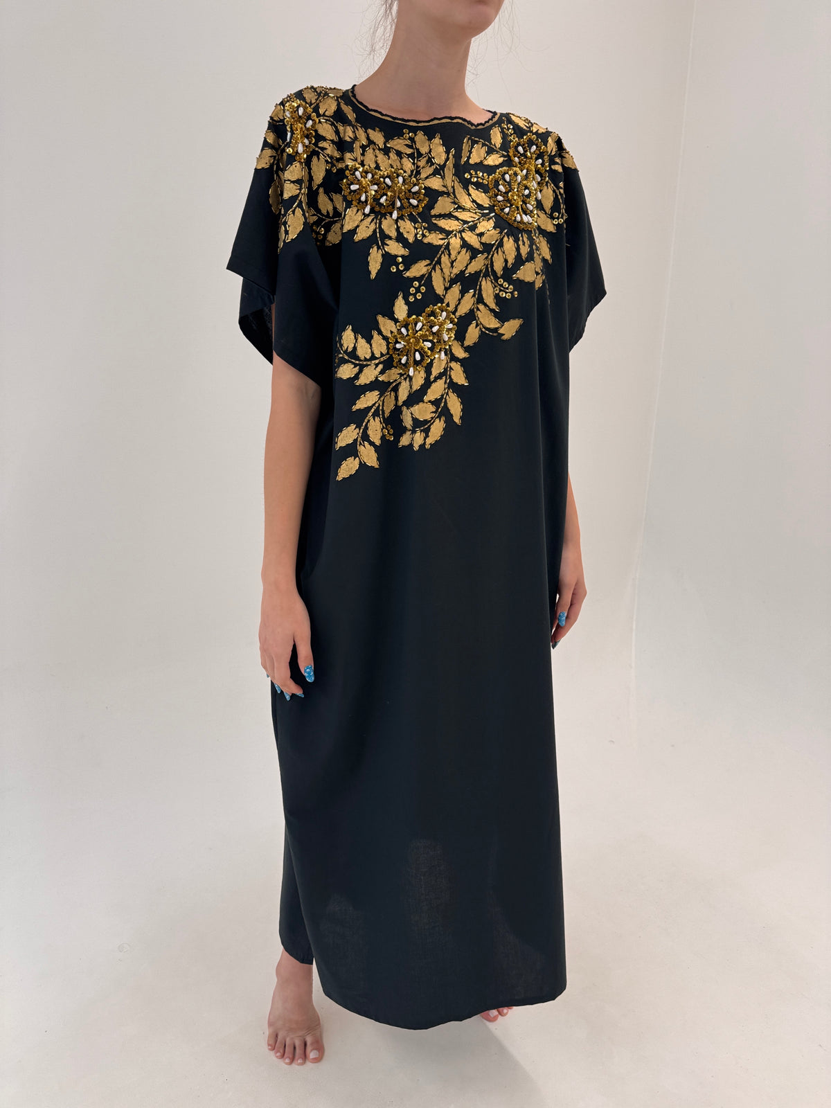 Kaftan cu print manual auriu pudrat și aplicații manuale superbe