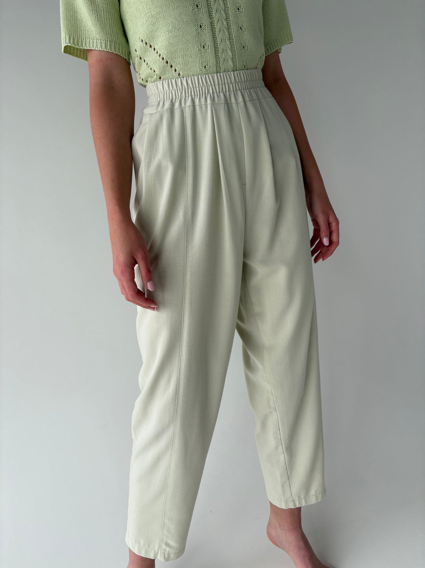 Pantaloni vintage super vaporosi light pistachio green cu talie elastică