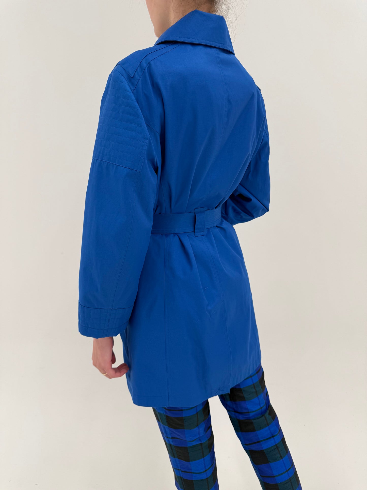 Trench petite Michael Kors albastru regal din Gabardină cu feronerie aurie