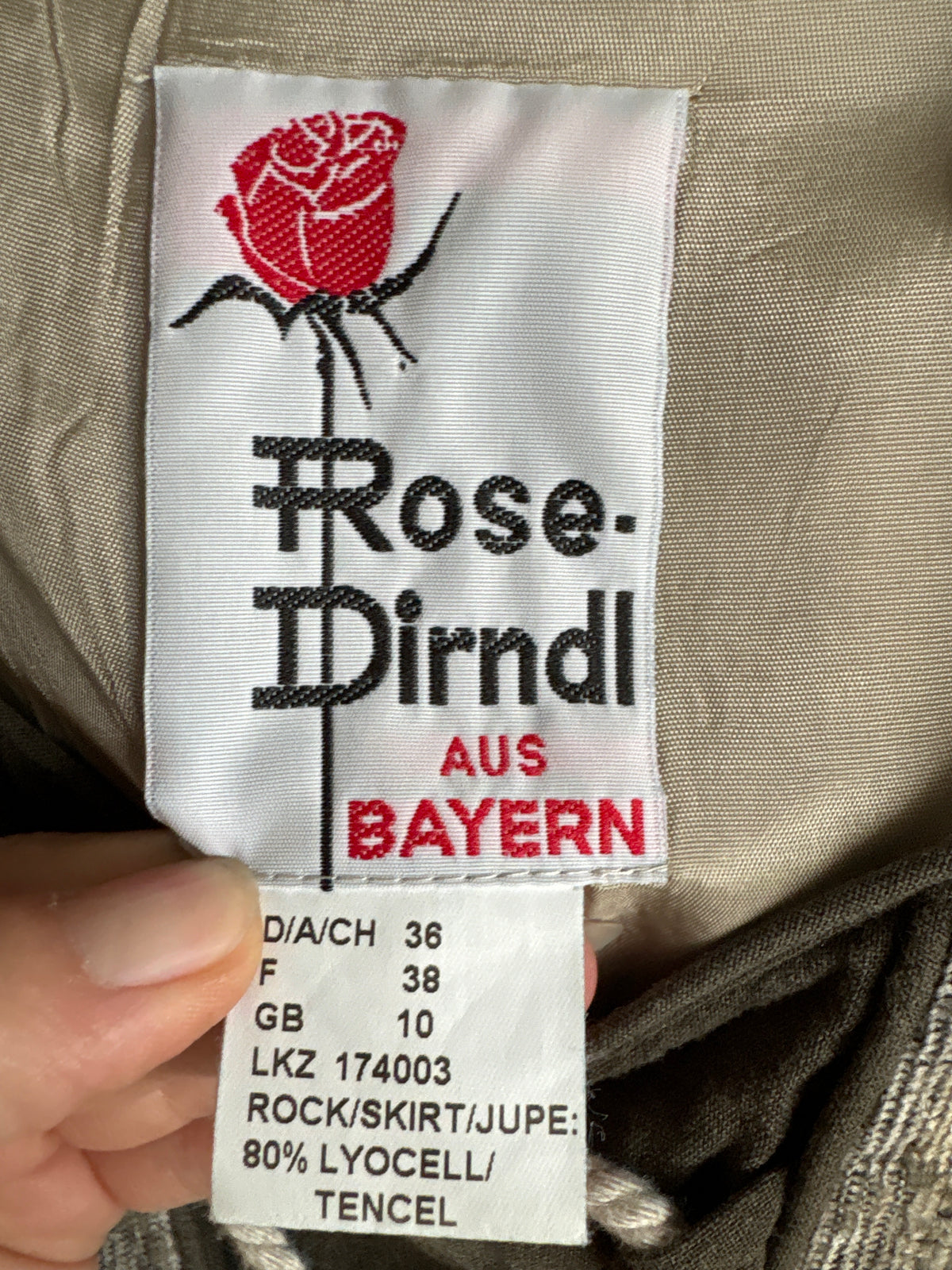 Rochie vintage cu corsaj și buzunare din stofă de lana extrafina și lyocel