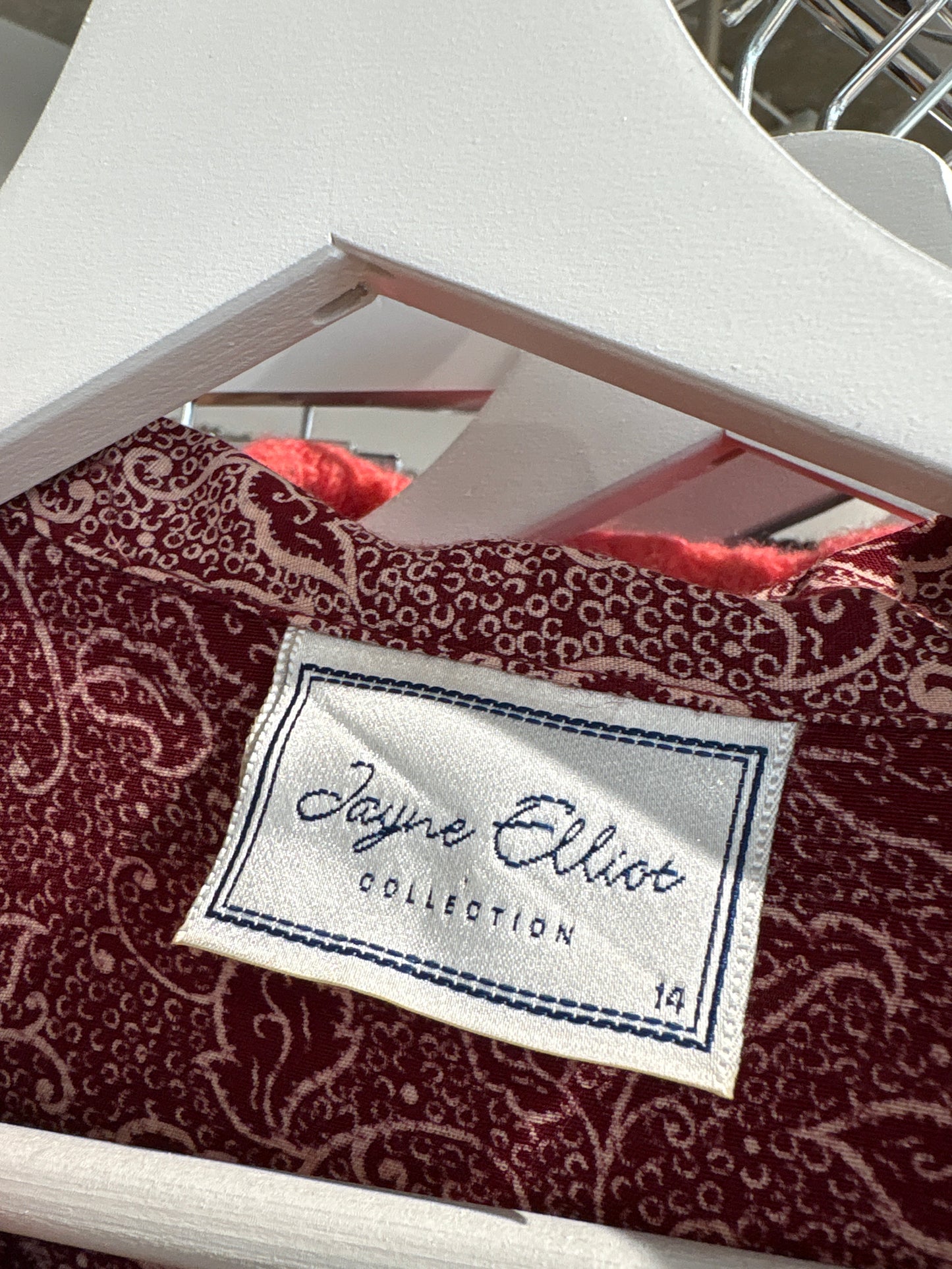 Cămașa cambrata burgundy vintage cu eline delicat camel