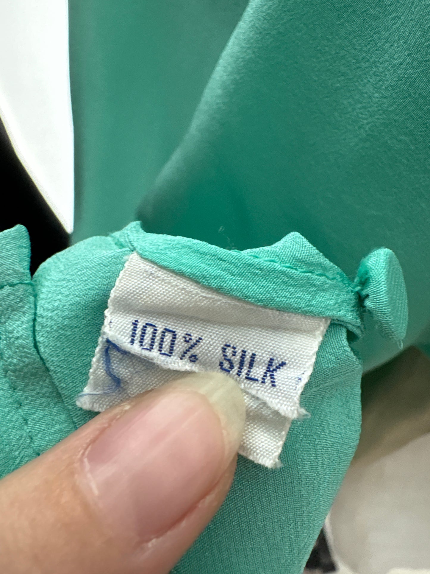 Top bijuterie din mătase naturală cu broderie manuală excepțională