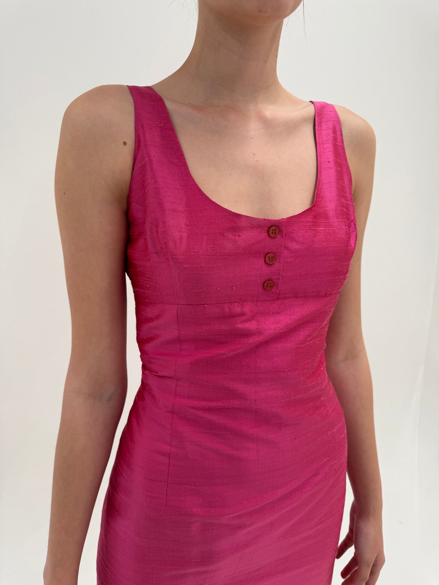 Rochie Barbie pink din mătase naturală dupioni perlata în croi clasic