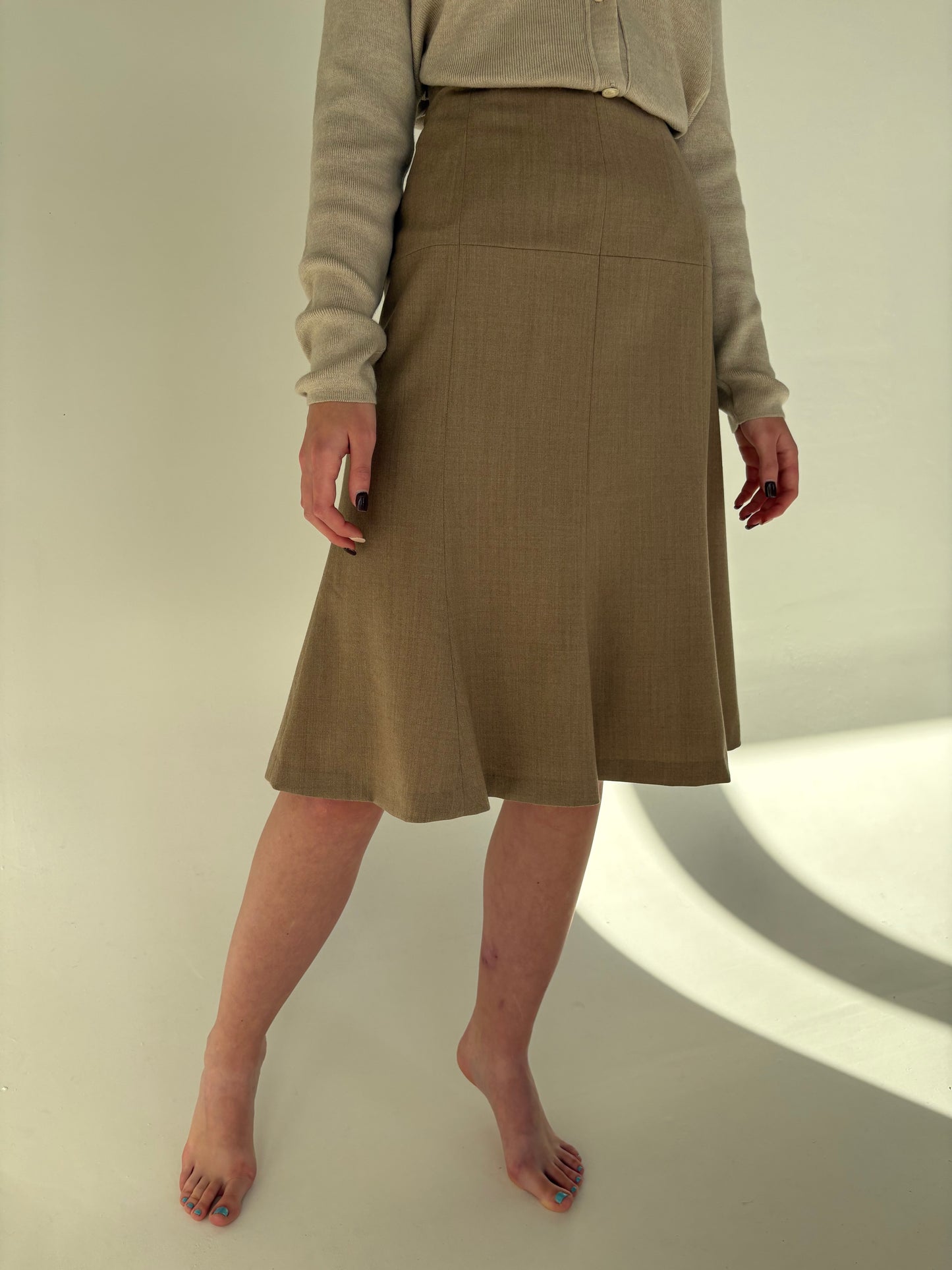Fustă camel din lana extrafina în croi ușor A-line în clini