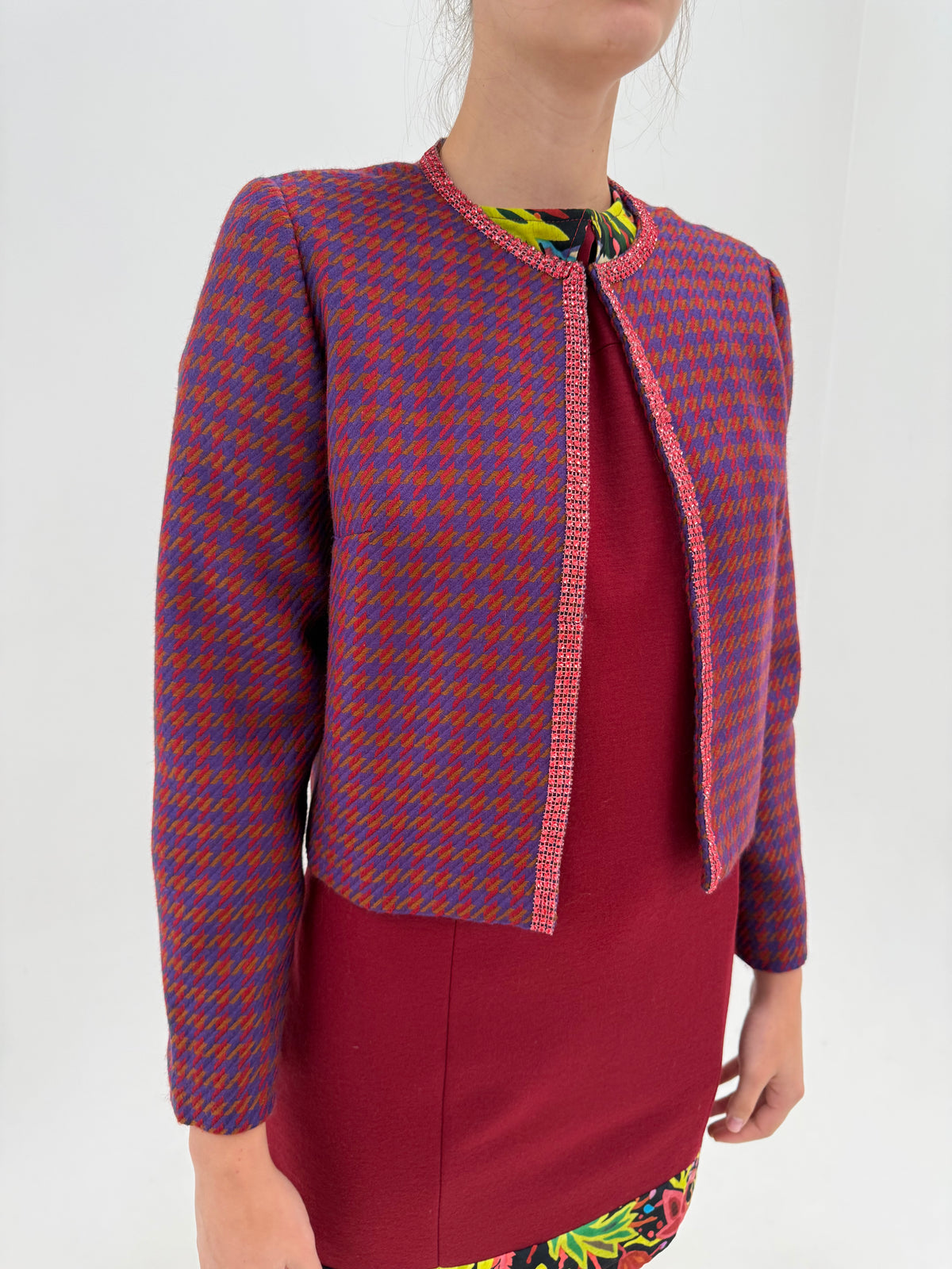 Sacou din tweed pied de coq in croi boxy cu paspoal bijuterie în din lana extrafina
