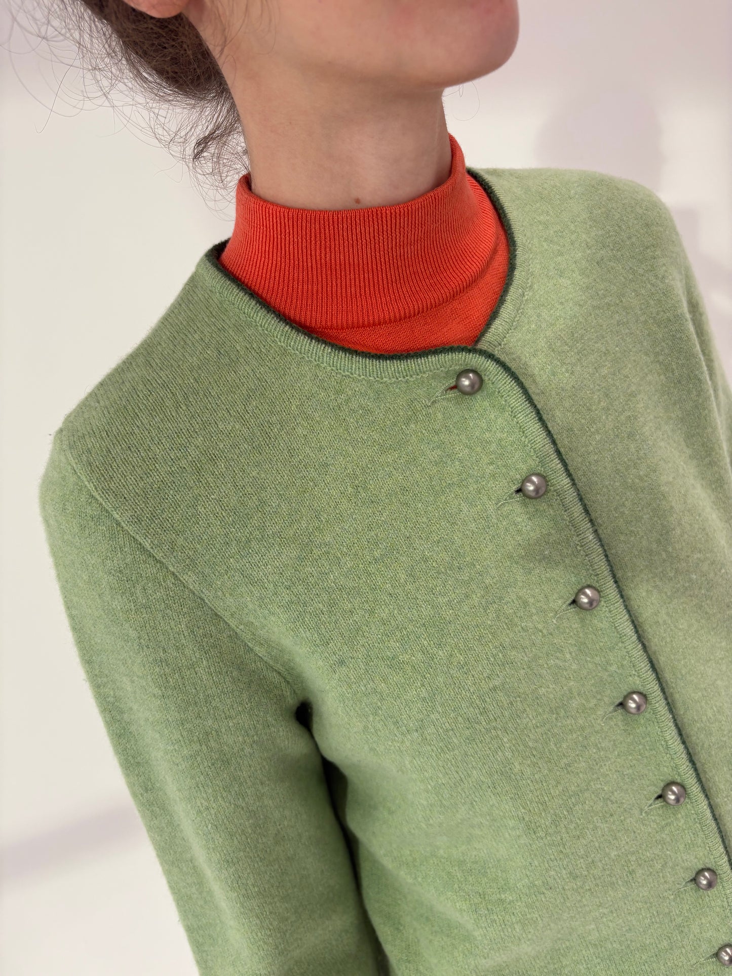 Cardigan tip sacou din lana merino extrafina de gramaj mare