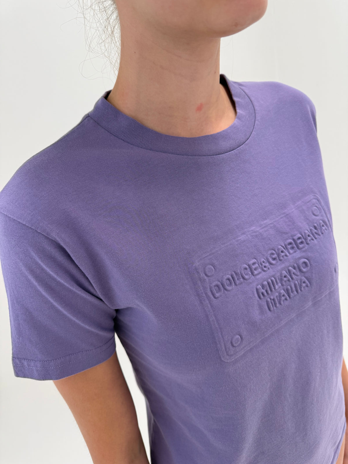 Top Dolce&Gabbana lavender din bumbac de gramaj mare cu logoul discret embosat