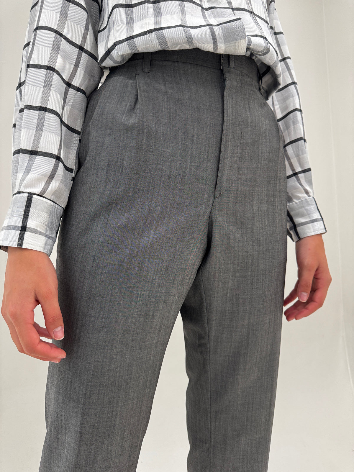 Costum sartorial italian high end din stofă Scabal super 130’s