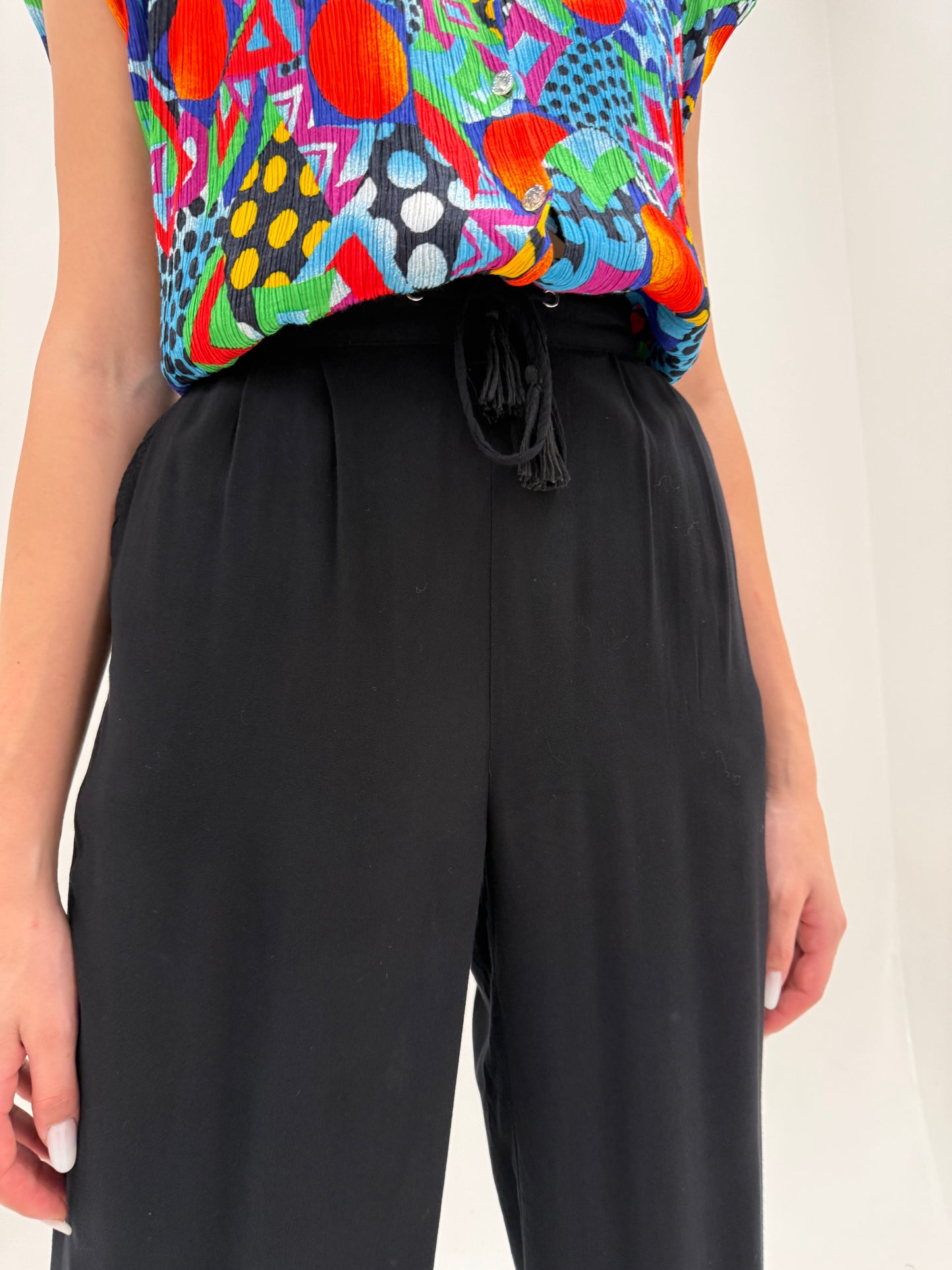 Pantaloni negri palazzo cu talie ultra înaltă elastică din pânză