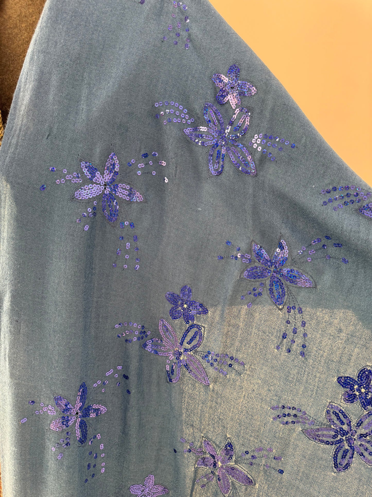 Shawl baby blue din cașmir și mătase naturala cu broderie superbă