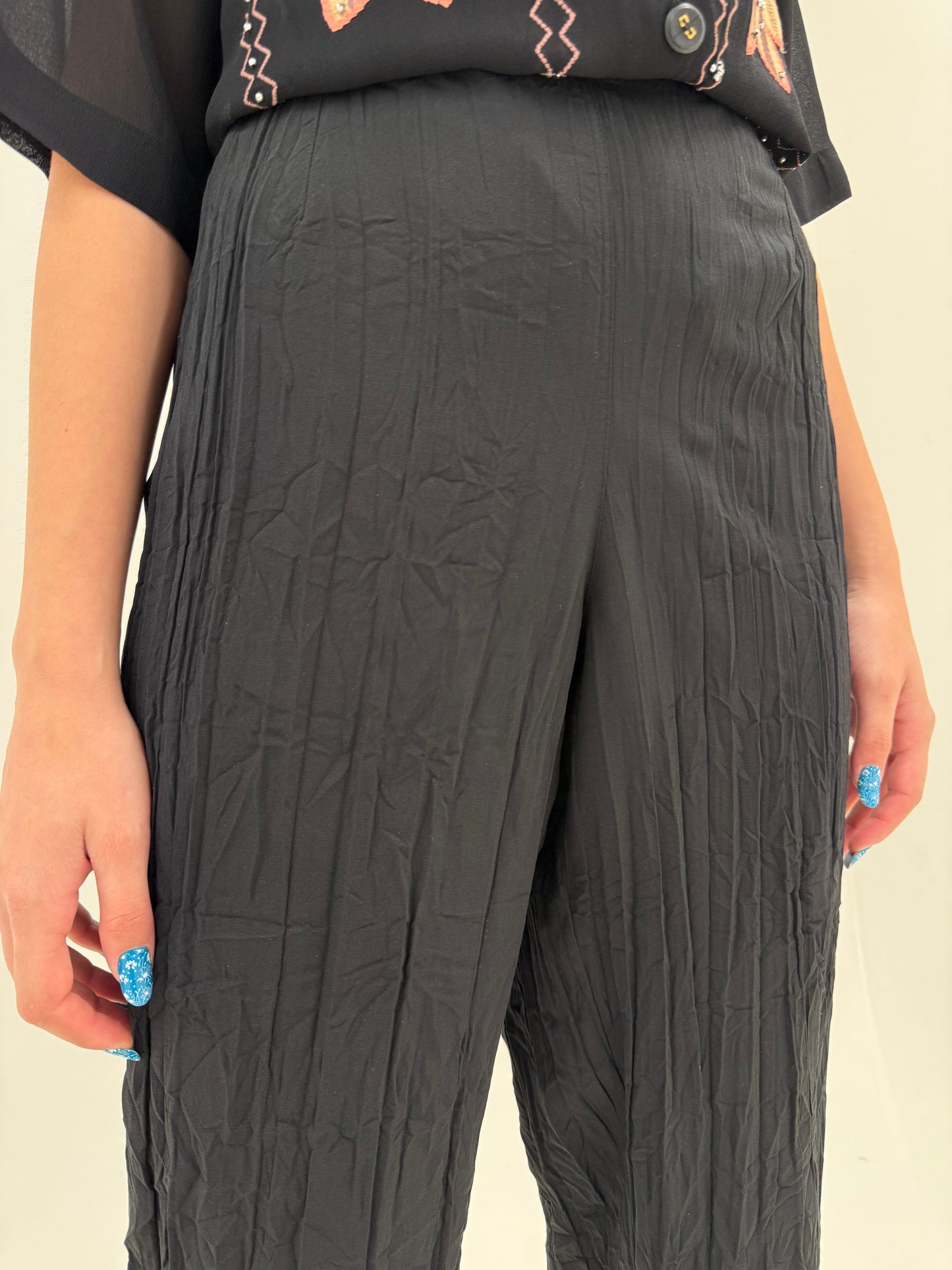 Pantaloni super vaporoși negri cu talie ultra înaltă elastică
