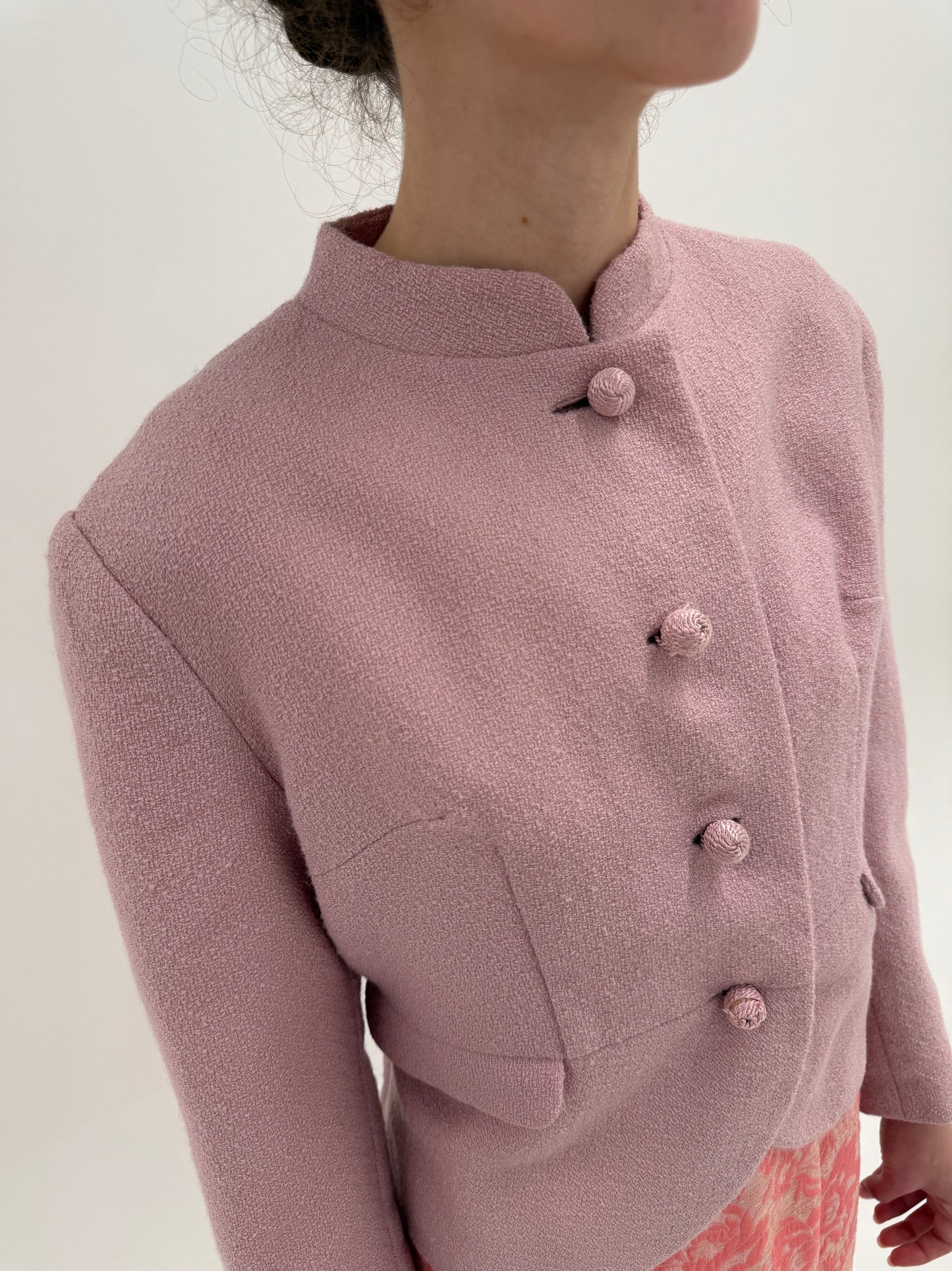 Sacou old vintage anii 80 powder pink din boucle de lana cu nasturi lucrați manual