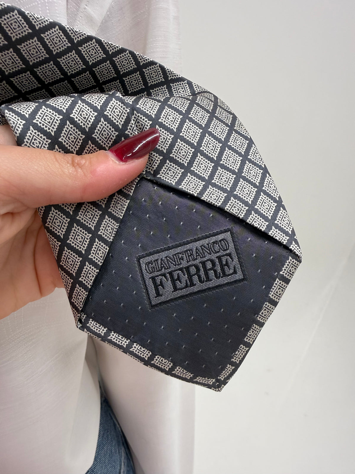 Cravata luxury Gianfranco Ferre din mătase naturală alb negru