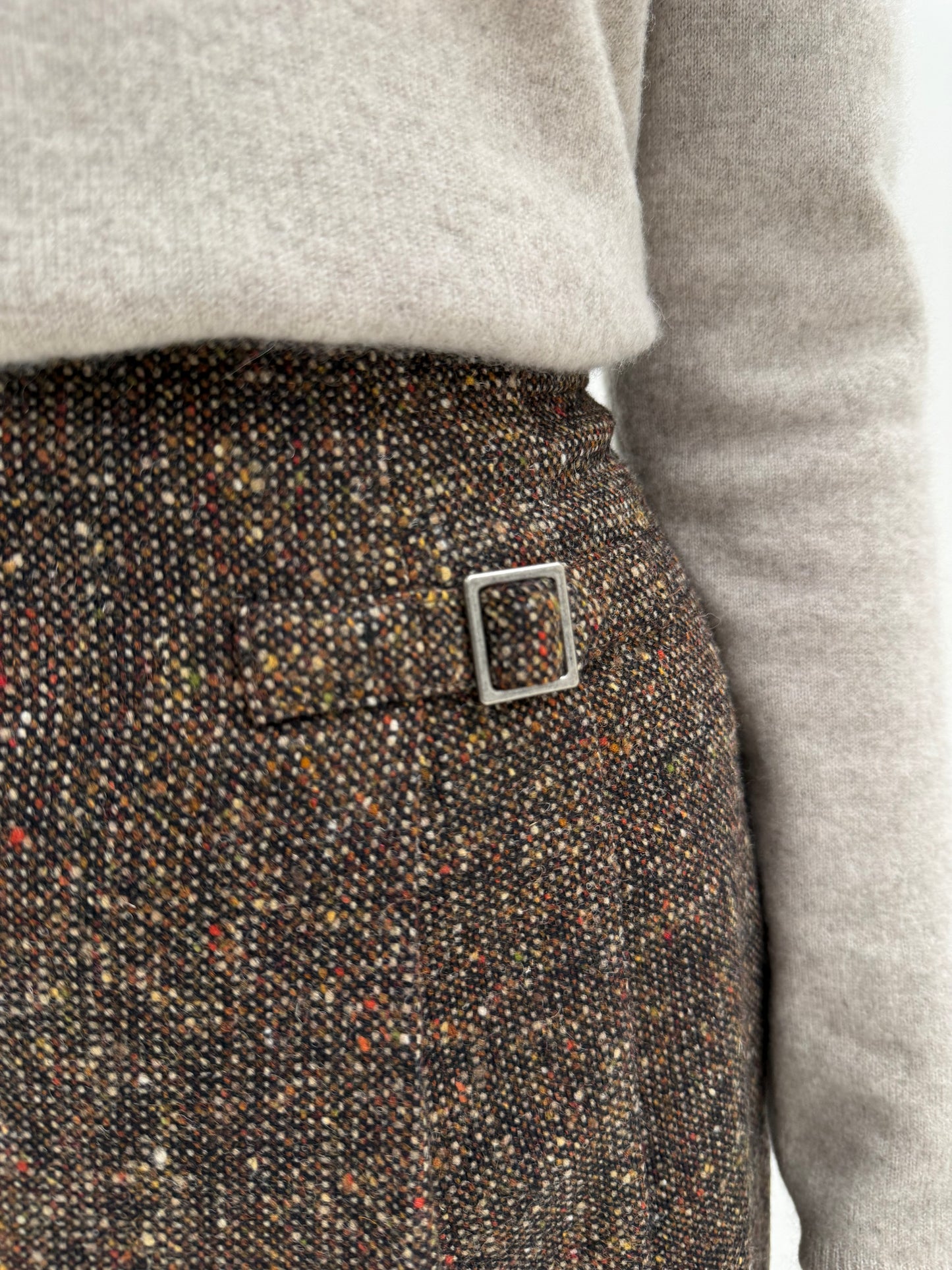 Fustă din tweed Donegeal cu detaliu petrecut în culori superbe