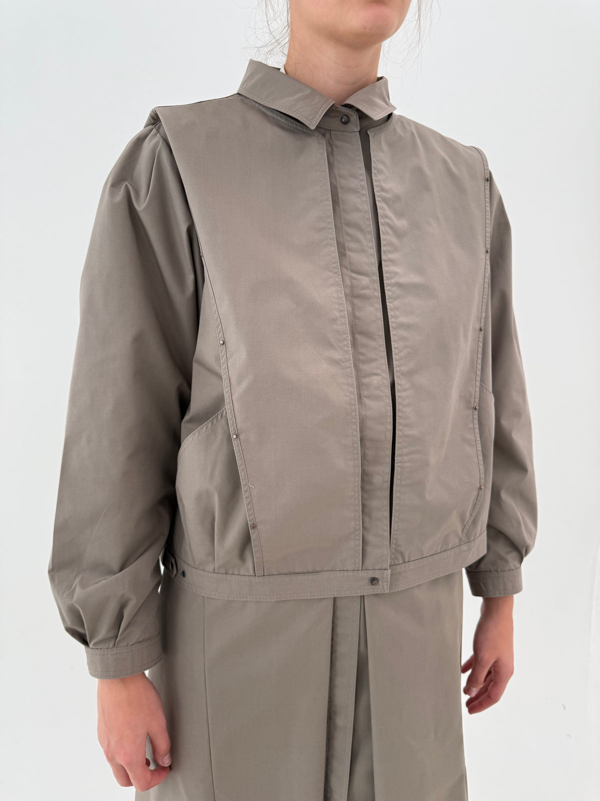 Set vintage warm gray din gabardină în croi retro modern cu Bomber și fustă midi