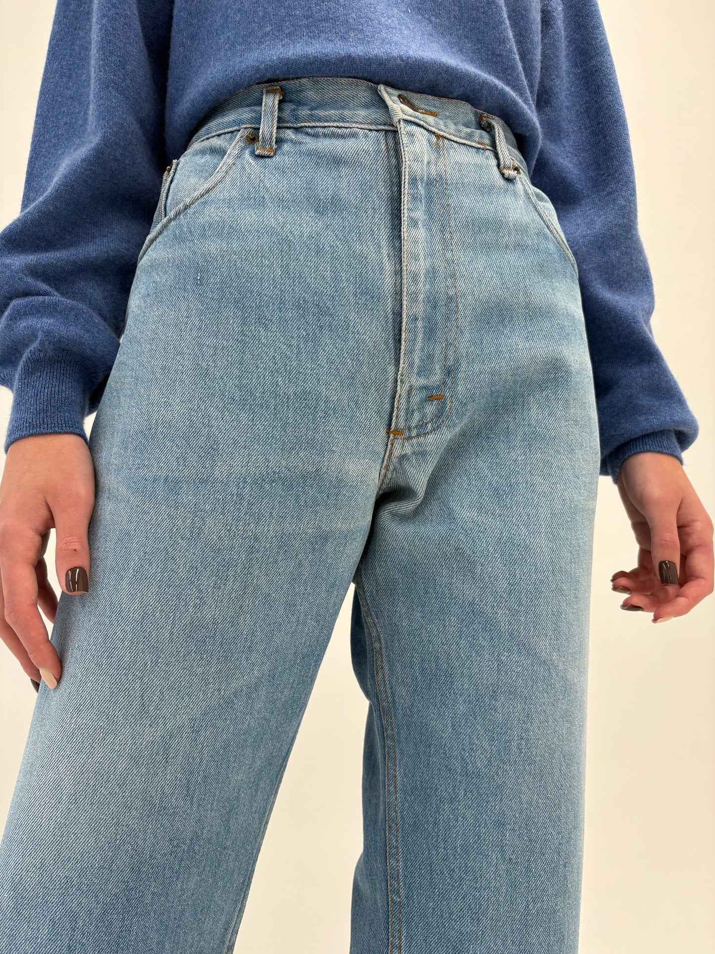 Jeans vintage  Armani petite cu ținuta și talie înaltă mai generoasă
