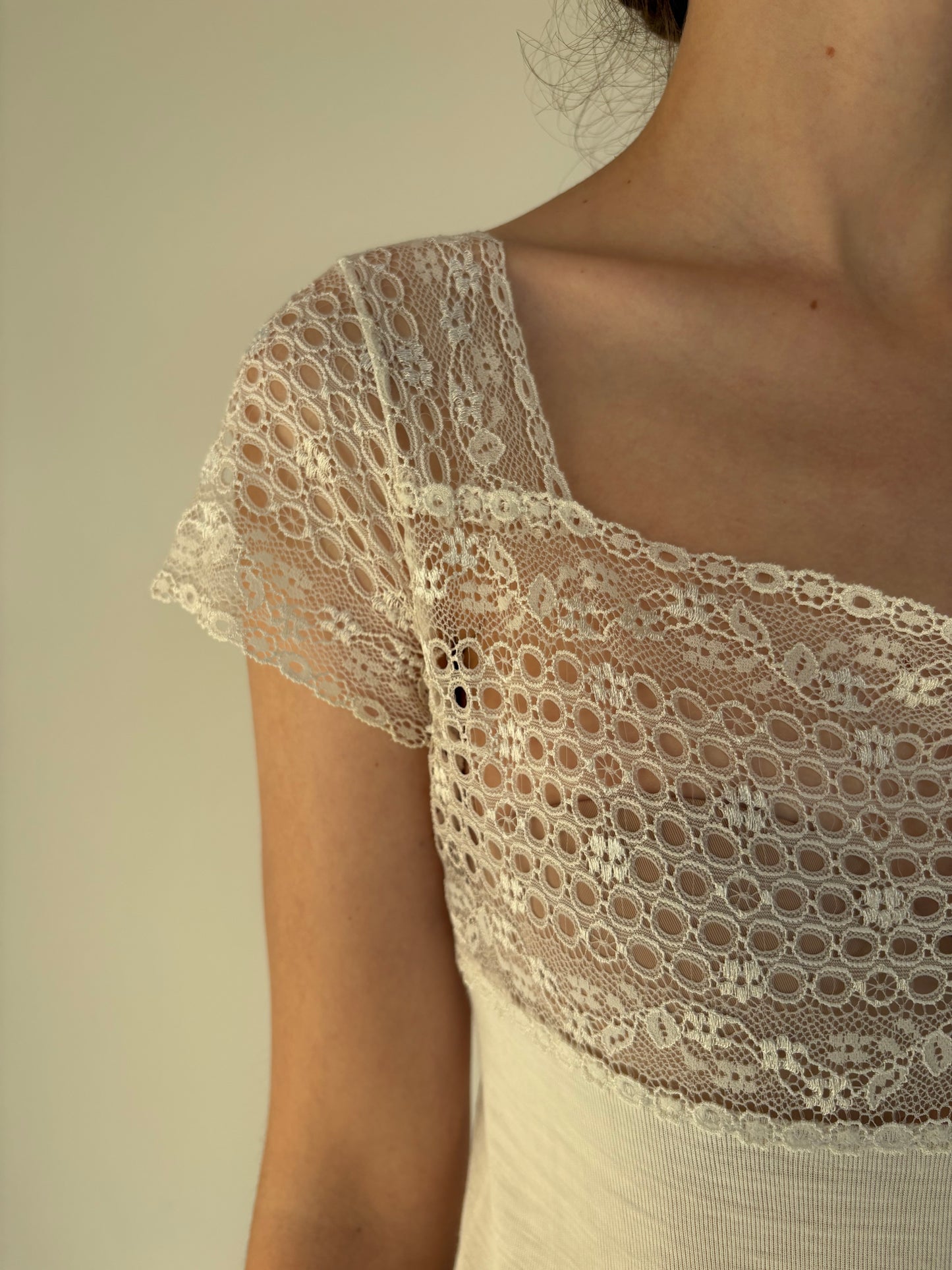 Top buttwr white din mătase naturală, cașmir și lana extrafina